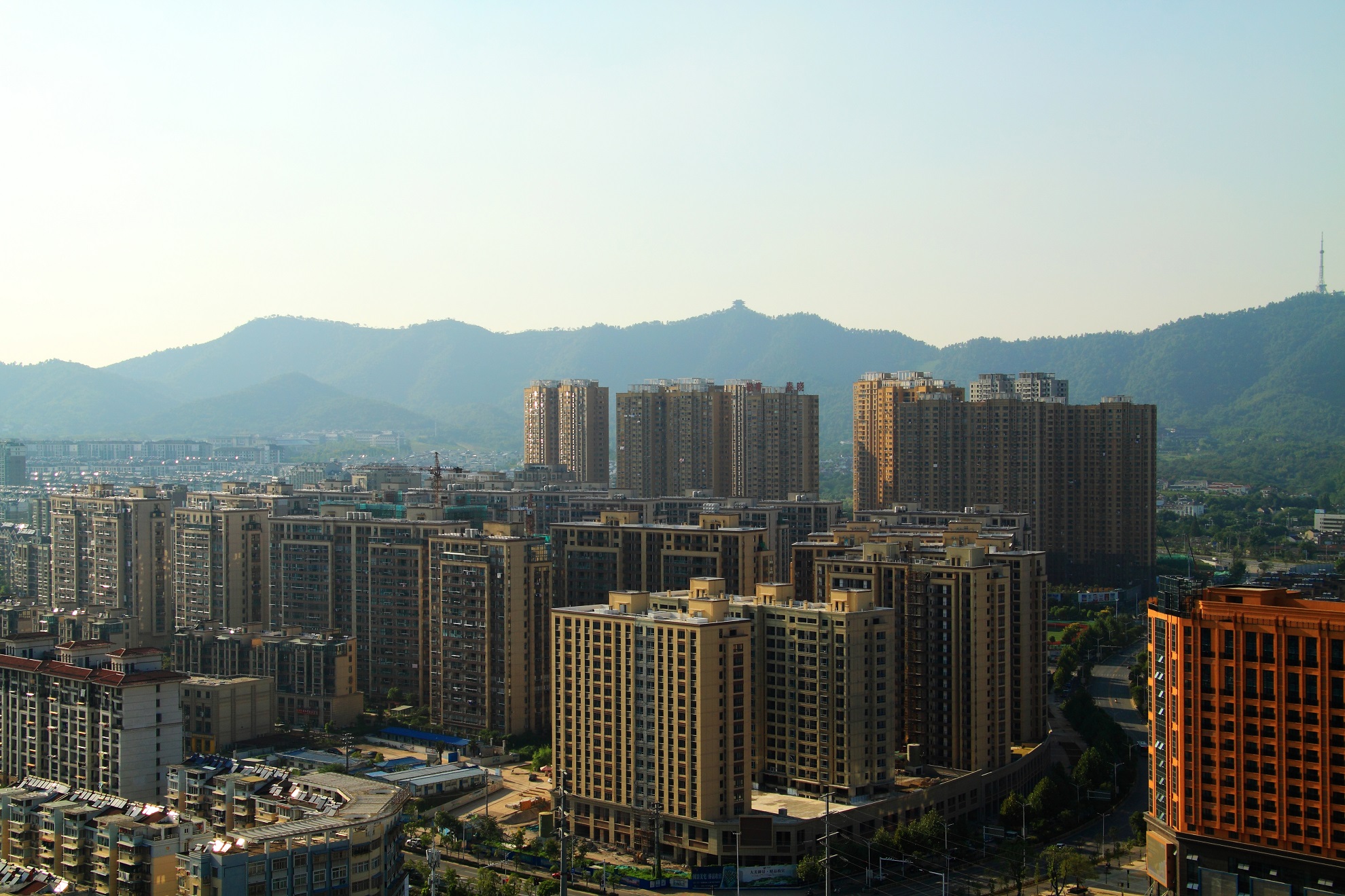 4cf58e67a9ecb8eb3ada373bd2c5db28.jpg 財(cái)富廣場(chǎng)2.jpg